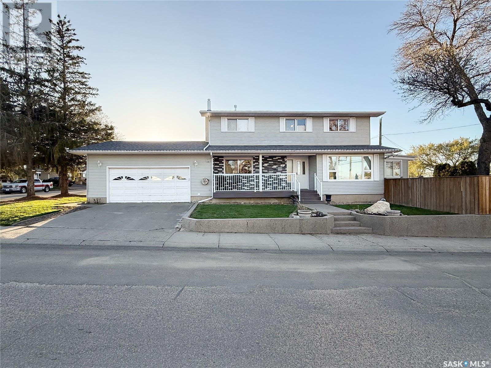 Property at 11 Conlin DRIVE image 1