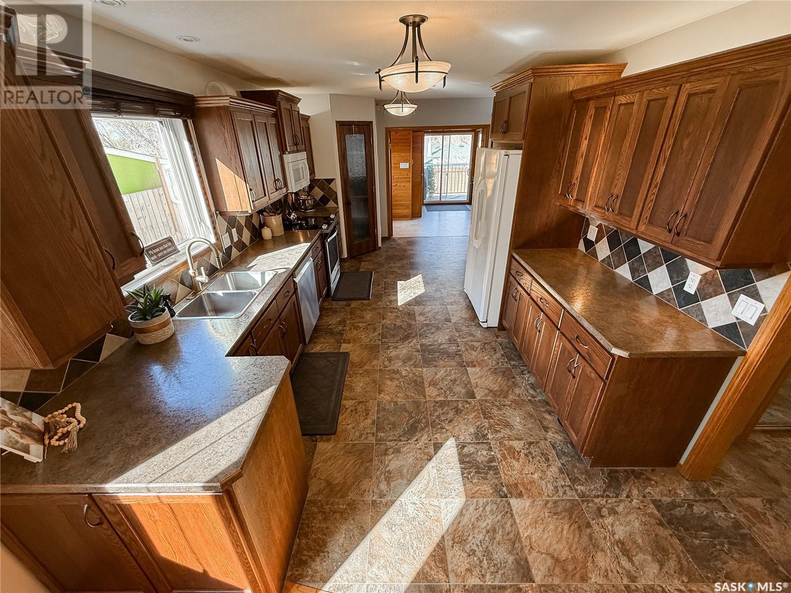11 Conlin Drive, Swift Current, Saskatchewan  S9H 3A7 - Photo 12 - SK005147