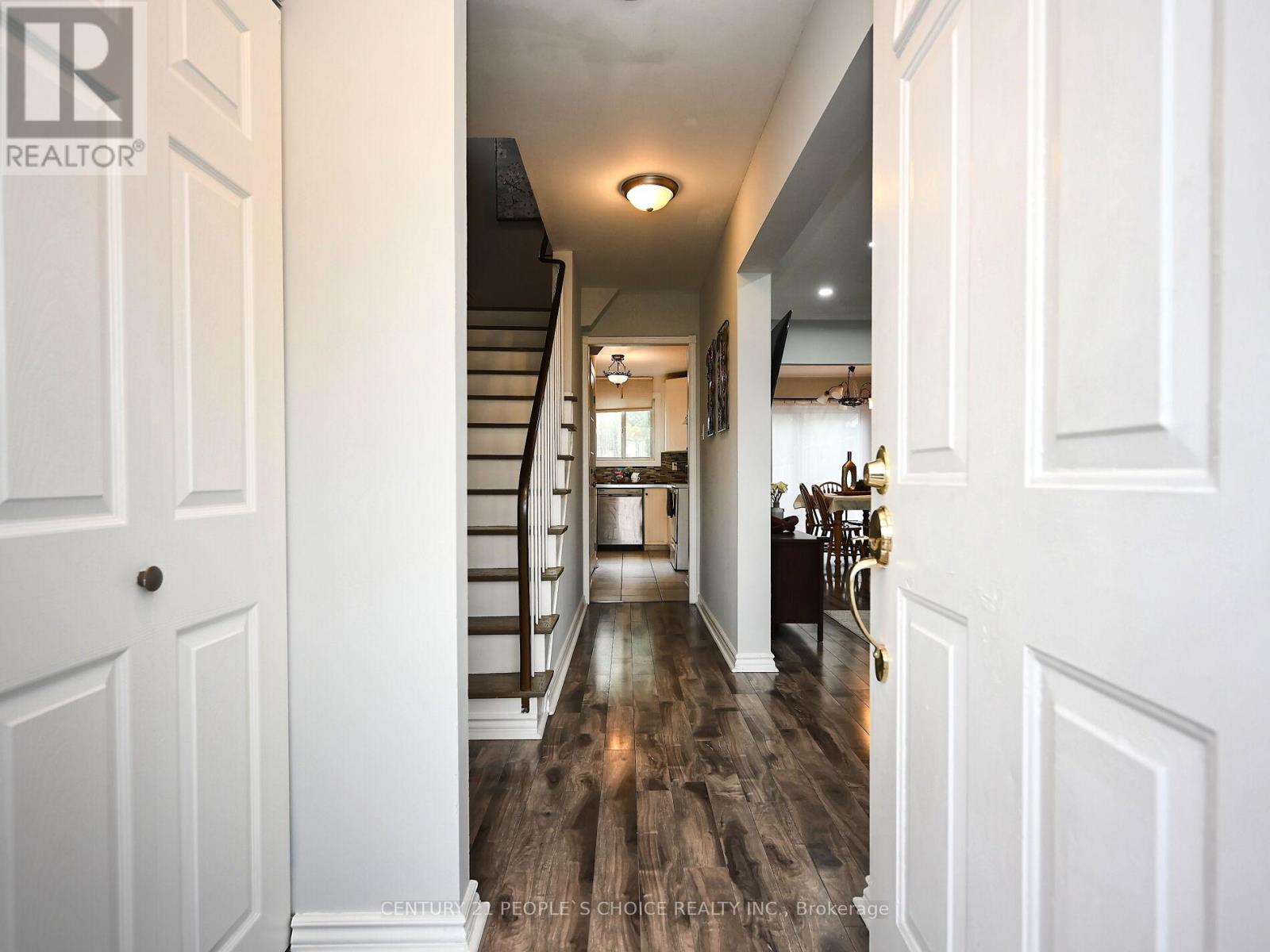 58 Crawford Drive, Brampton, Ontario  L6V 2C7 - Photo 6 - W12132096