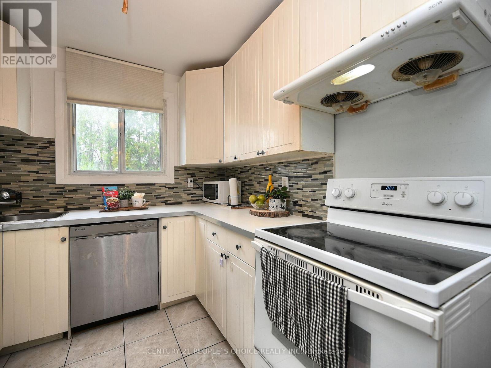 58 Crawford Drive, Brampton, Ontario  L6V 2C7 - Photo 18 - W12132096