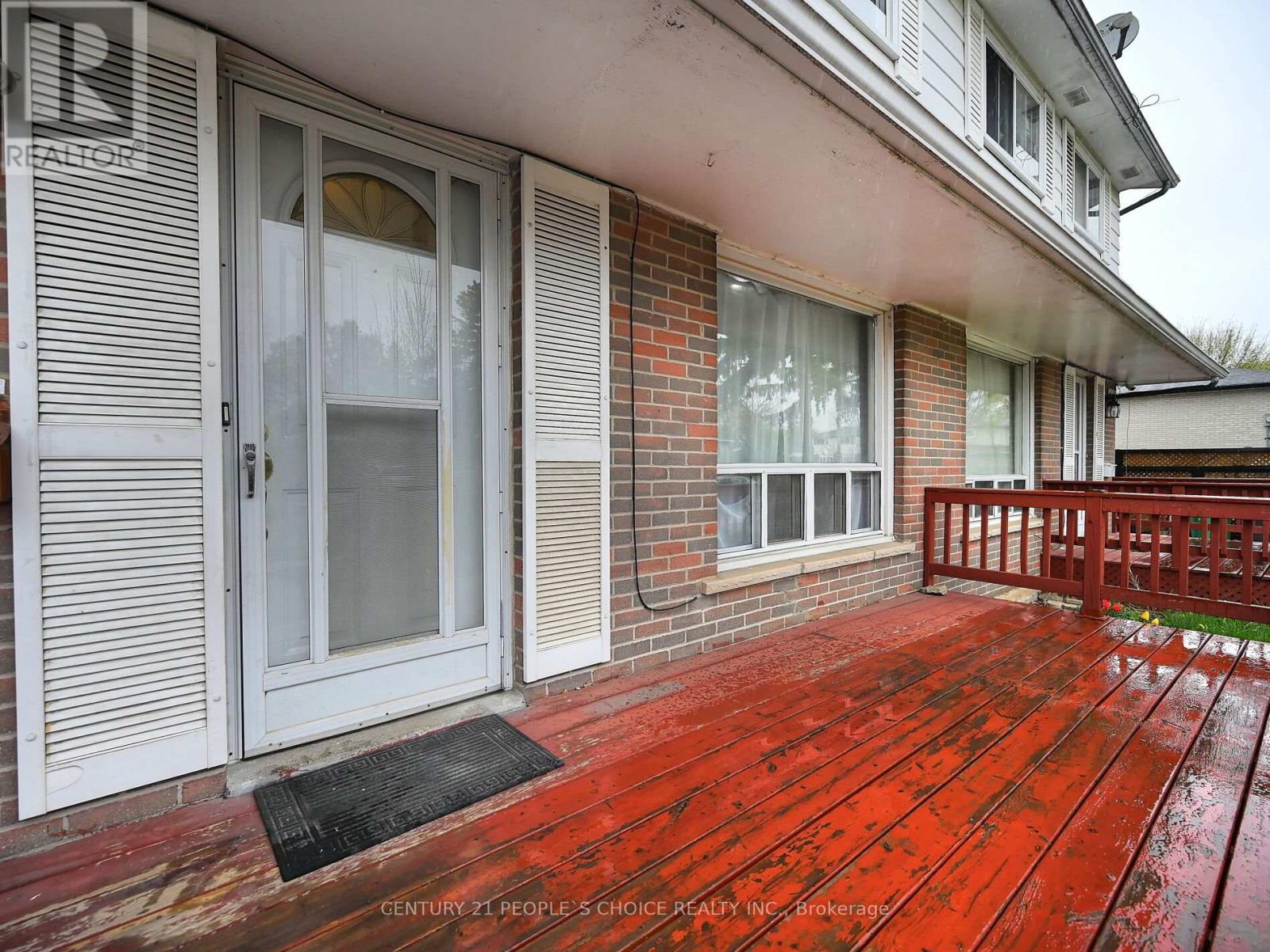 58 Crawford Drive, Brampton, Ontario  L6V 2C7 - Photo 5 - W12132096