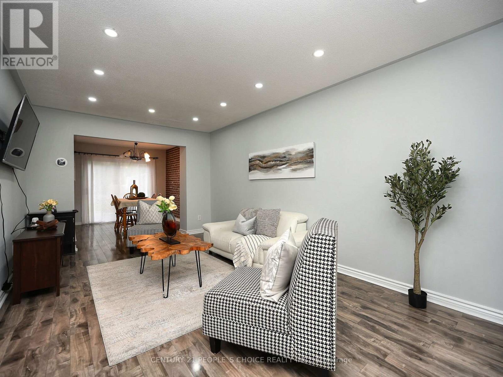58 Crawford Drive, Brampton, Ontario  L6V 2C7 - Photo 9 - W12132096