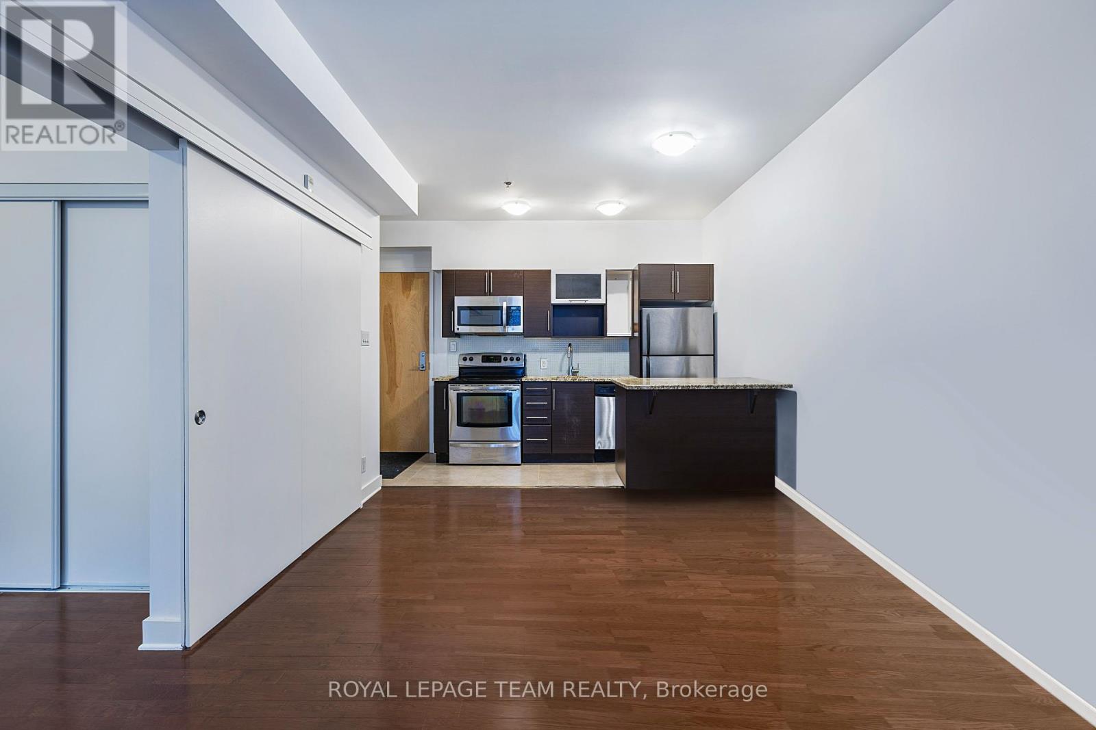 308 - 360 Cumberland Street, Ottawa, Ontario  K1N 0B1 - Photo 11 - X12134143