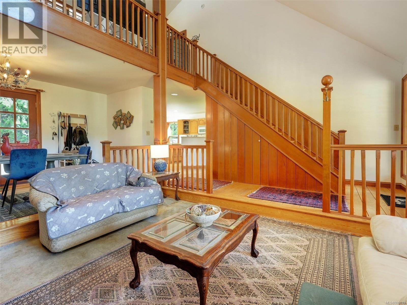 Property at 2187 Henlyn Dr image 3
