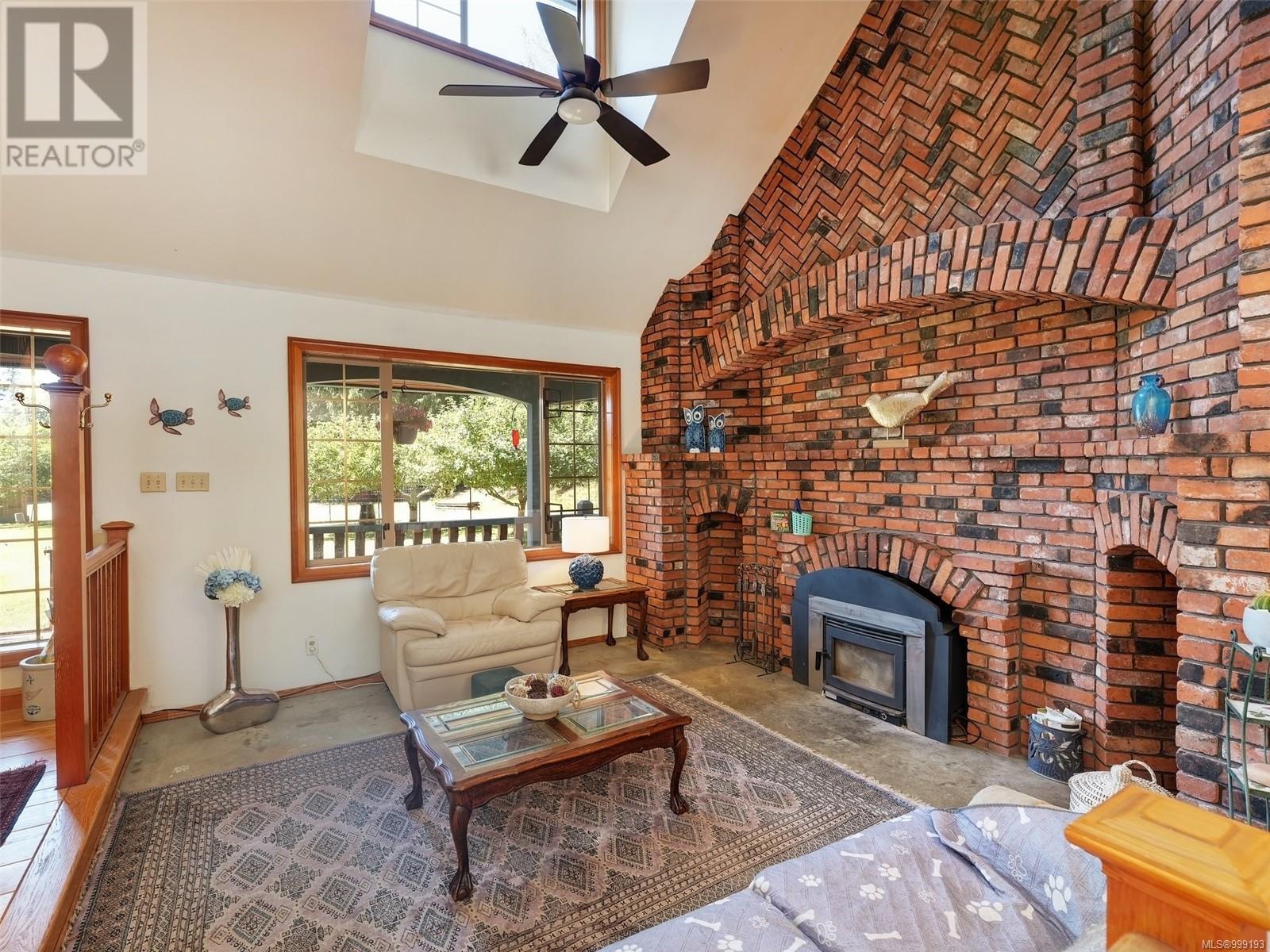 Property at 2187 Henlyn Dr image 4