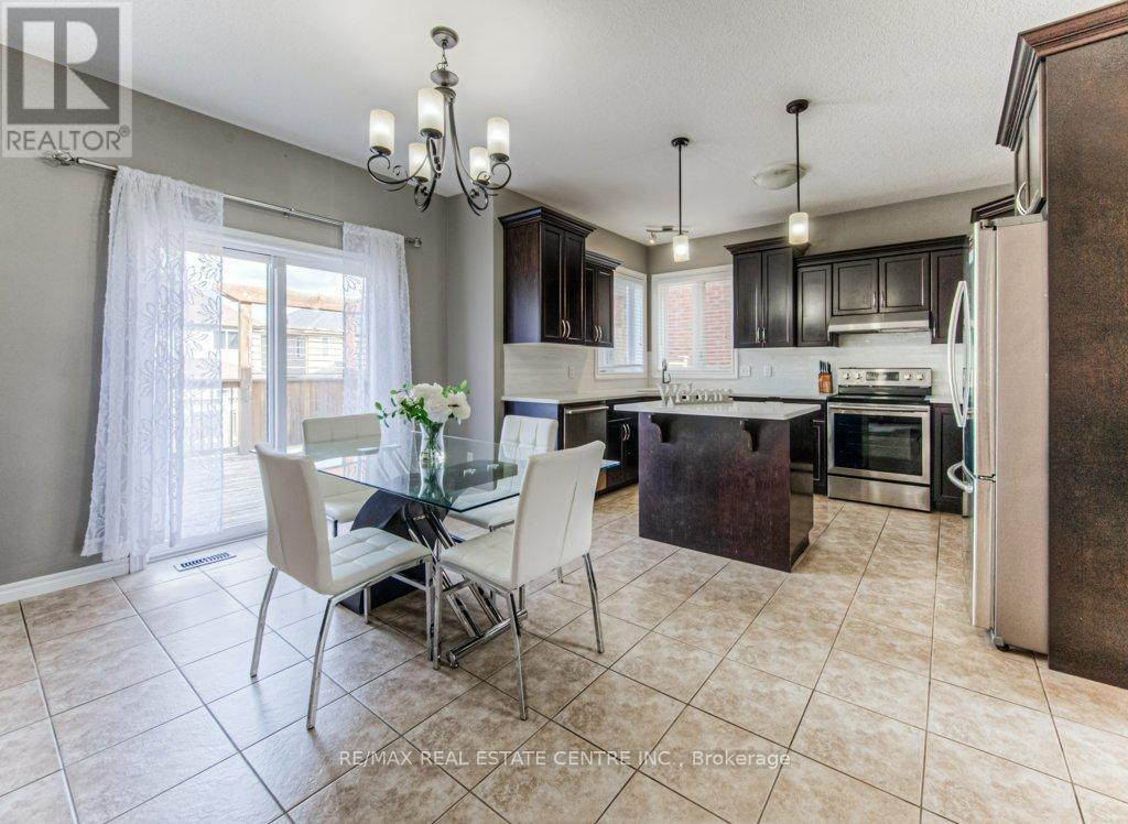 950 Pebblecreek Court E, Kitchener, Ontario  N2A 0C5 - Photo 10 - X12134356