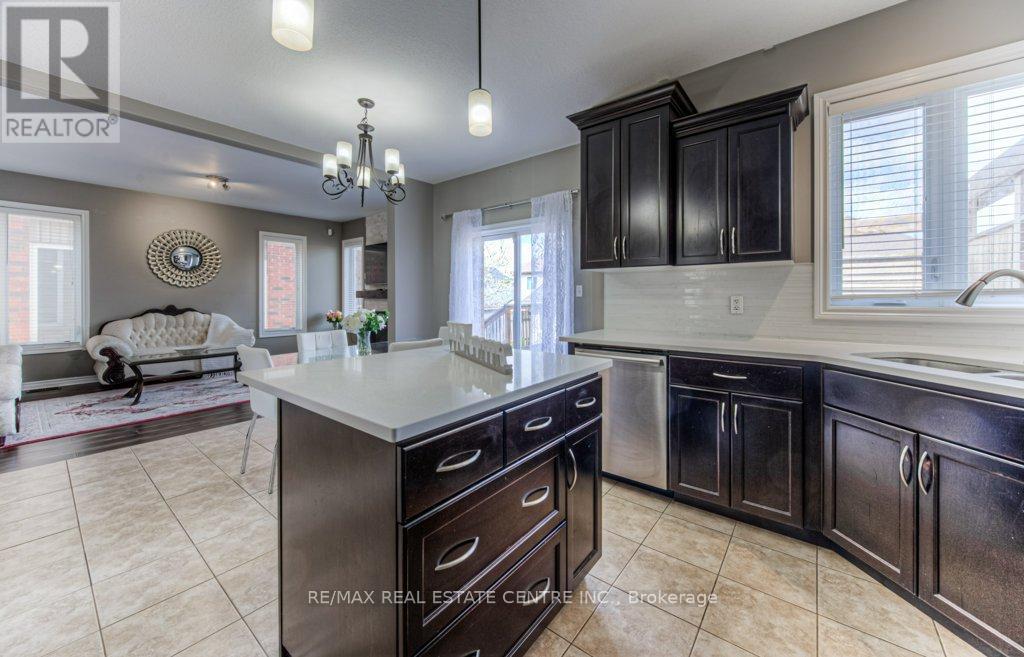 950 Pebblecreek Court E, Kitchener, Ontario  N2A 0C5 - Photo 15 - X12134356