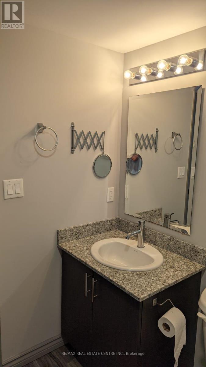 301b - 275 Larch Street, Waterloo, Ontario  N2L 3R2 - Photo 11 - X12134461