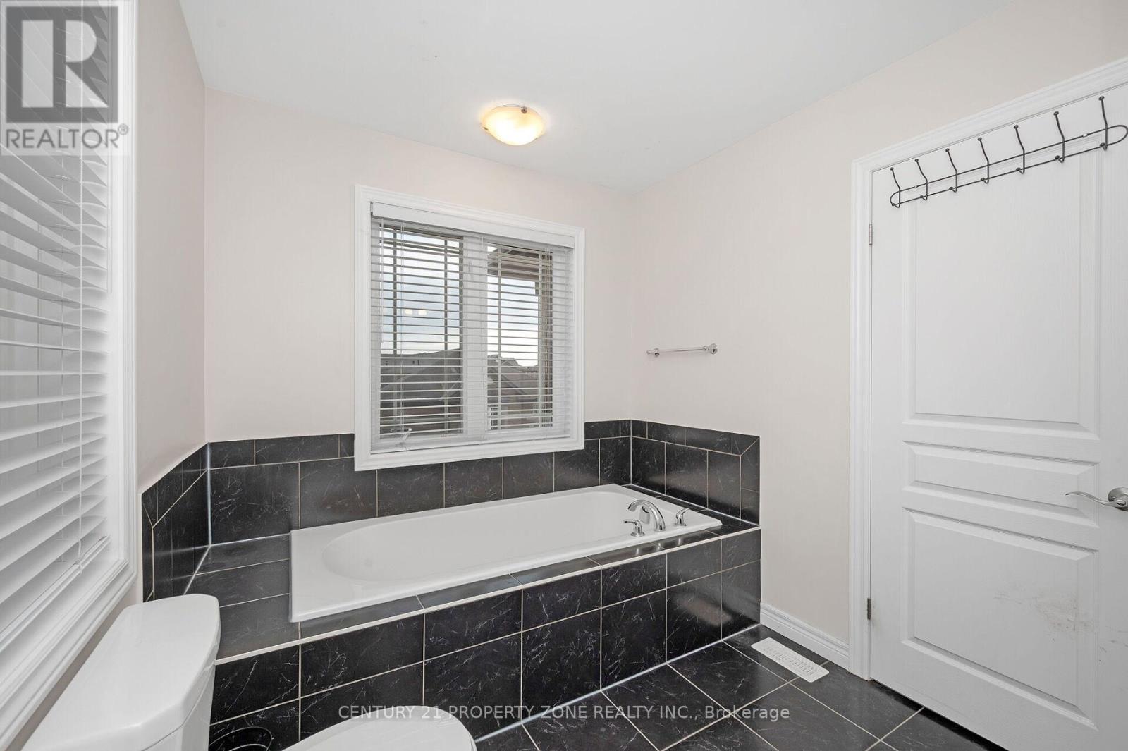 11 Ladybell Lane, Hamilton, Ontario  L0R 1P0 - Photo 22 - X12134505