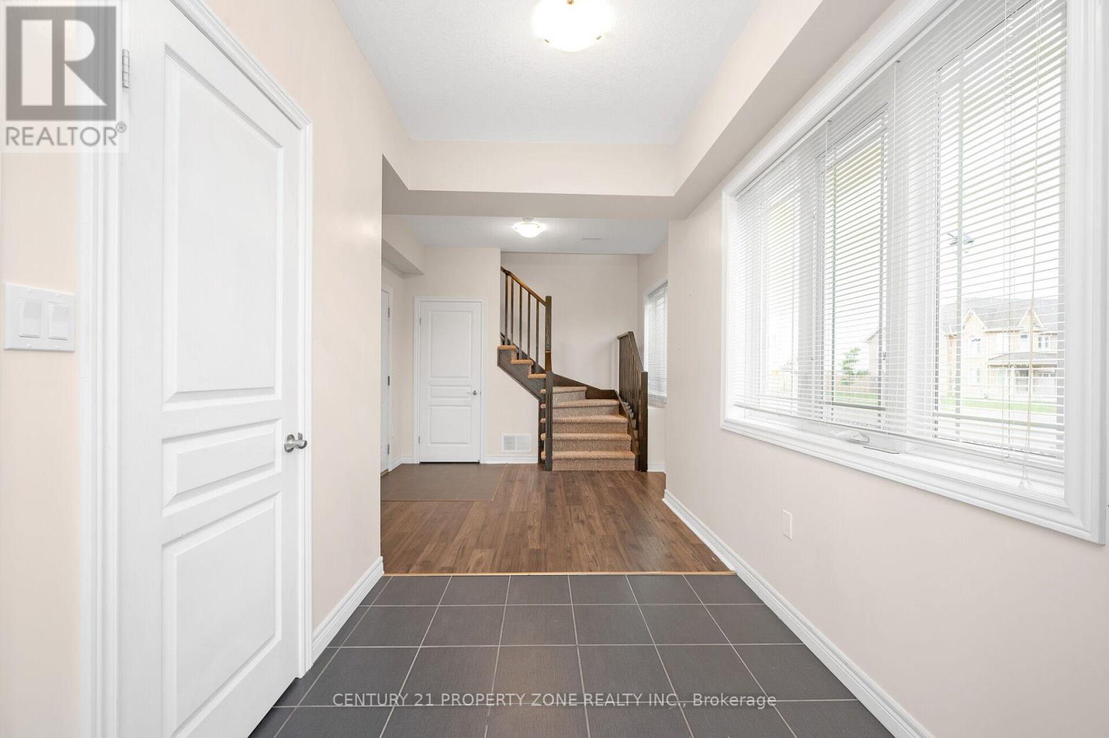 11 Ladybell Lane, Hamilton, Ontario  L0R 1P0 - Photo 6 - X12134505