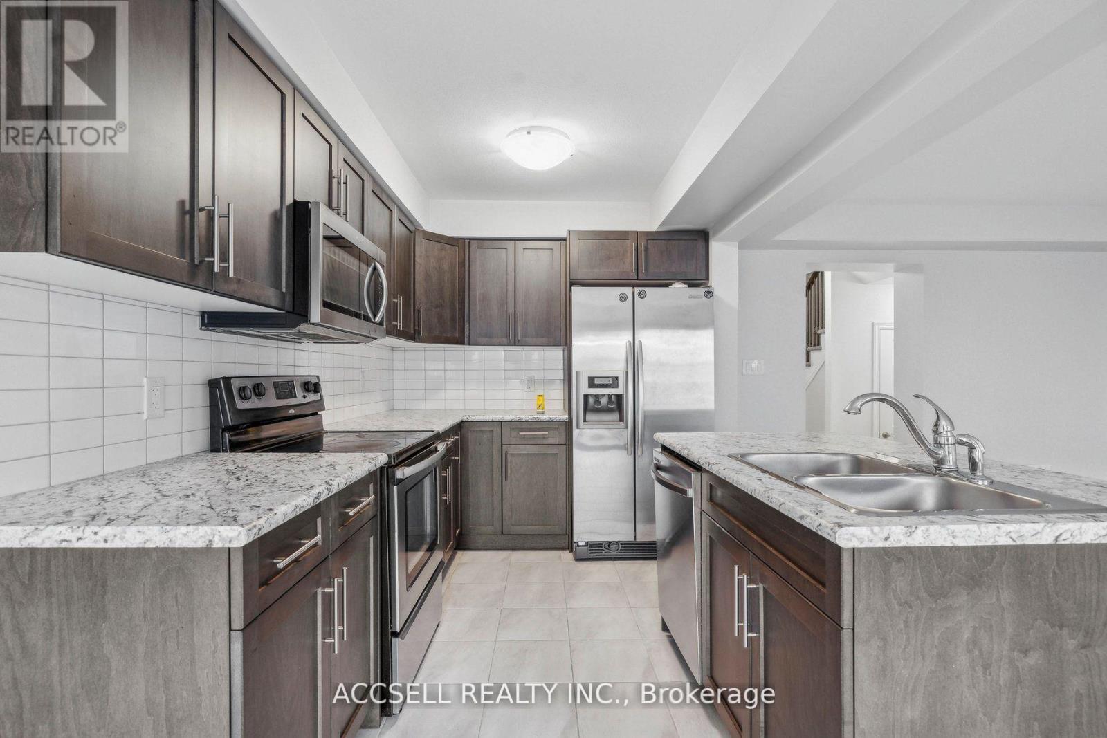 580 Julia Drive, Welland, Ontario  L3C 0G7 - Photo 8 - X12134538