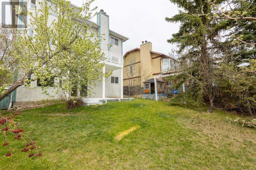 111 Hawkcliff Way Nw, Calgary, Alberta  T3G 2S3 - Photo 44 - A2215608