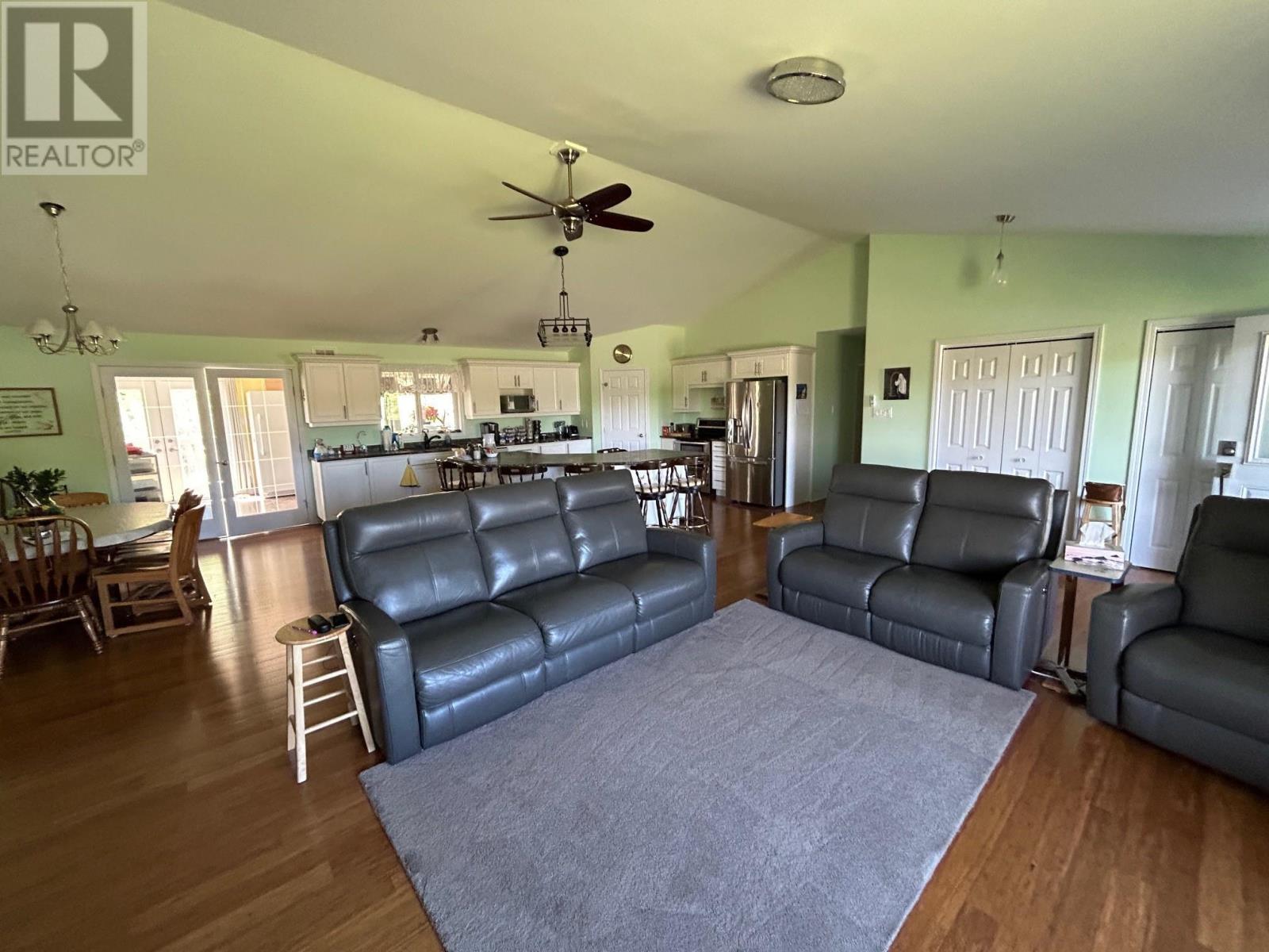 841 Tenth Ave, Thunder Bay, Ontario  P7B 7B2 - Photo 2 - TB251037