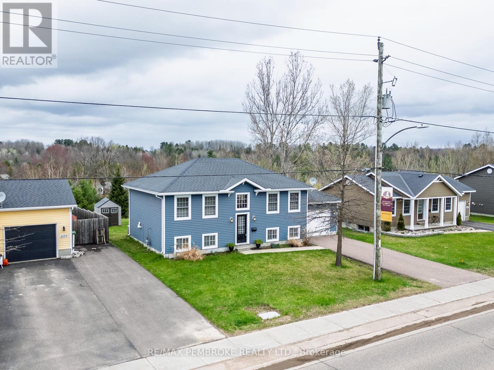 Property at 1083 VICTORIA STREET image 4
