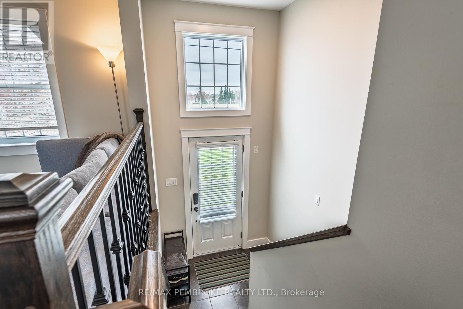 Property at 1083 VICTORIA STREET image 5