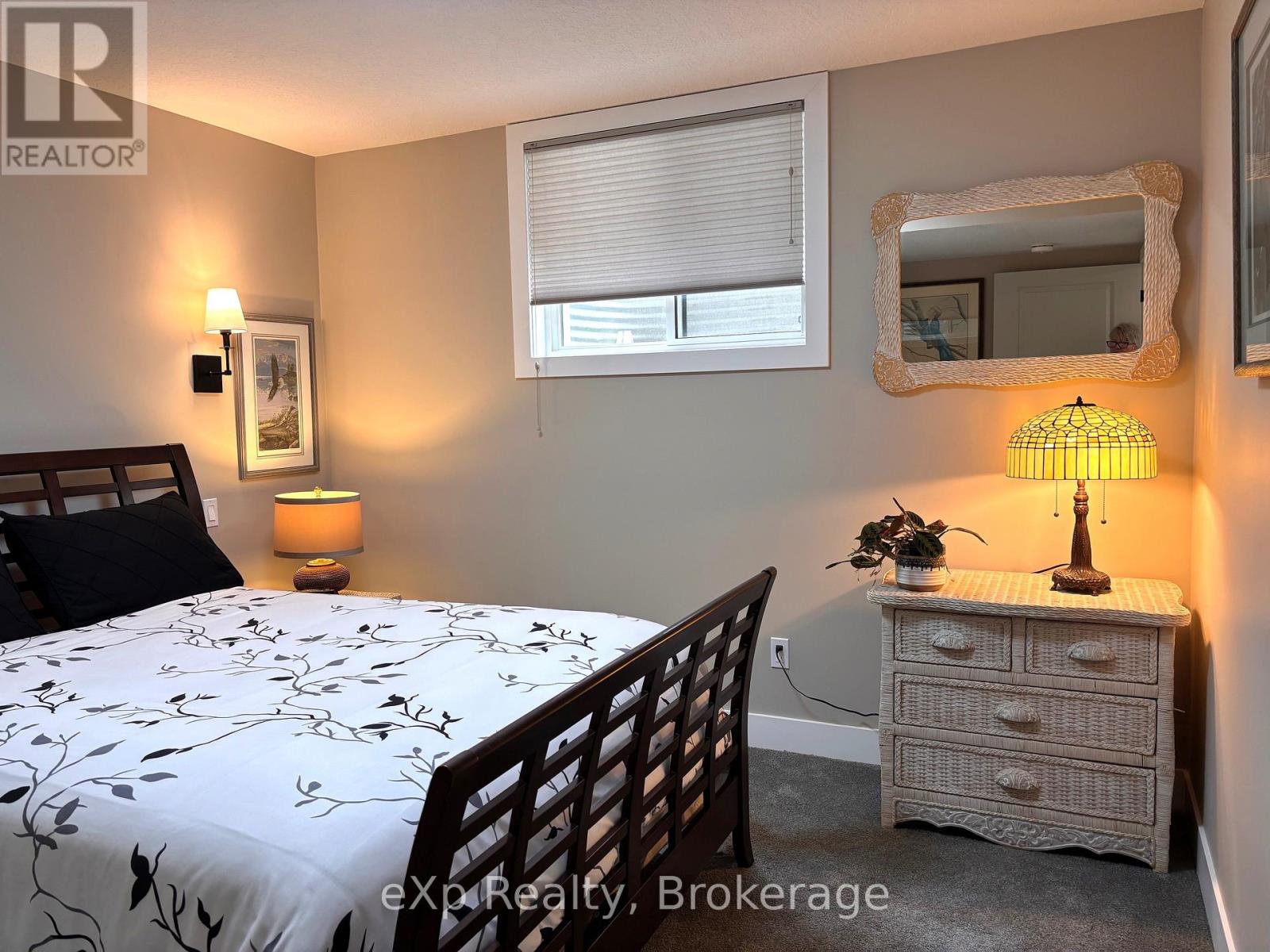 115 Irishwood Lane, Brockton, Ontario  N0G 2V0 - Photo 43 - X12129469