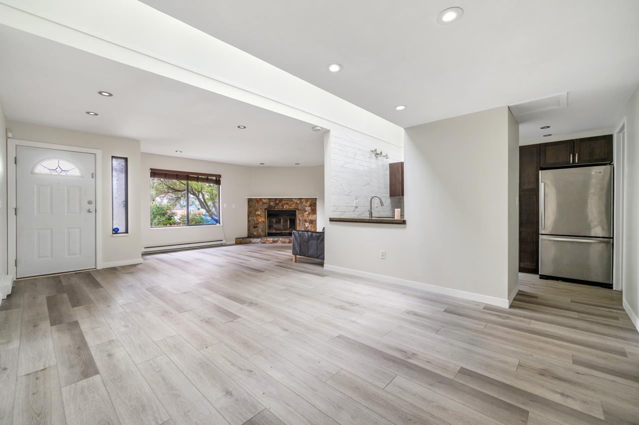 Property at 19410 61 AVENUE image 2
