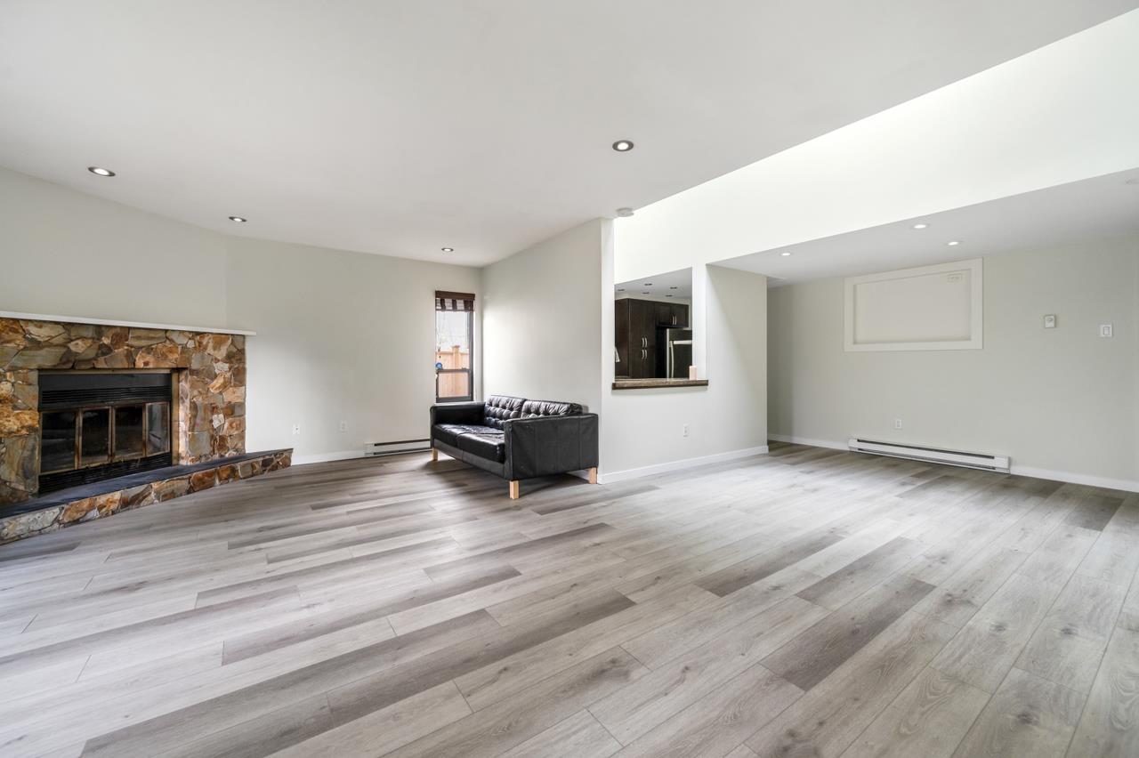 Property at 19410 61 AVENUE image 3
