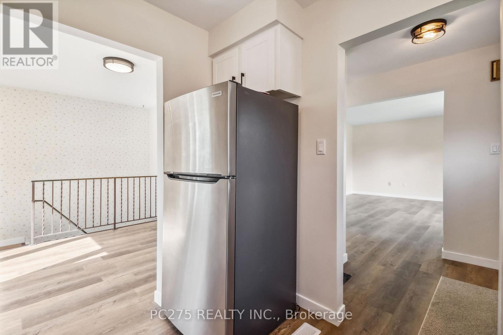 107 Inverary Crescent, London North, Ontario  N6G 3L7 - Photo 16 - X12134764