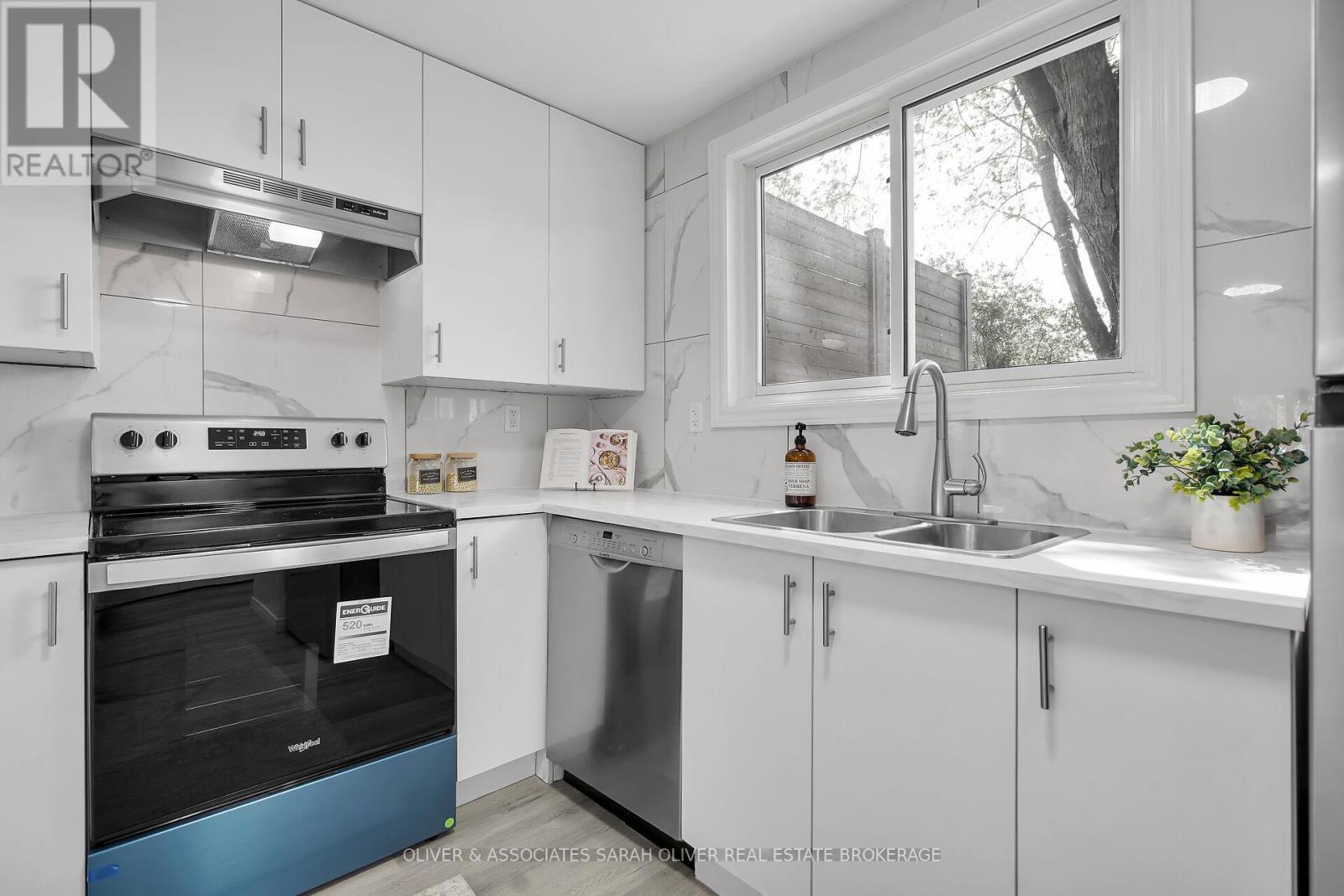 1243 Sorrel Street, London East, Ontario  N5Z 2N6 - Photo 11 - X12134814