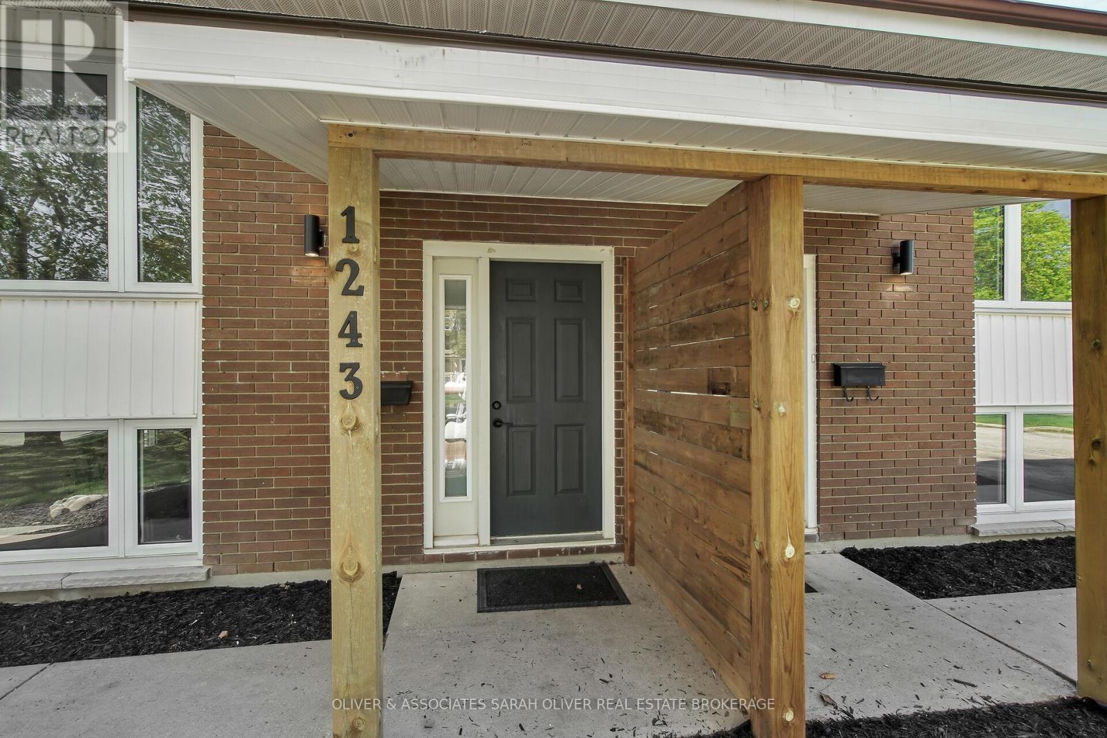 1243 Sorrel Street, London East, Ontario  N5Z 2N6 - Photo 3 - X12134814