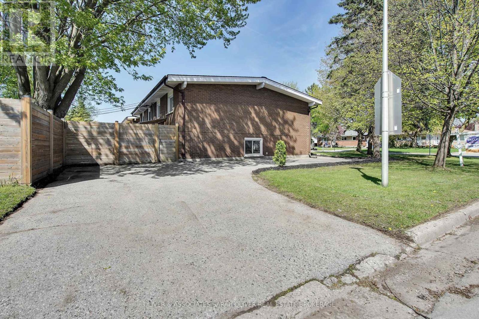 1243 Sorrel Street, London East, Ontario  N5Z 2N6 - Photo 33 - X12134814