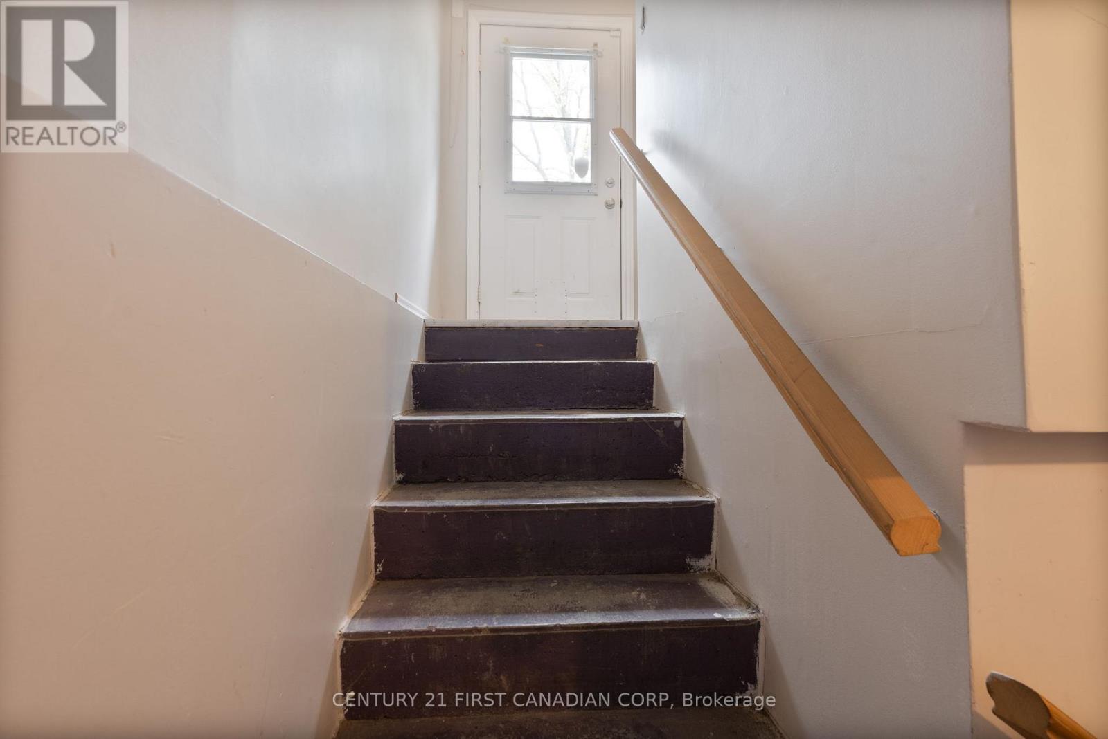 104 First Avenue, St. Thomas, Ontario  N5R 4N7 - Photo 17 - X12134855