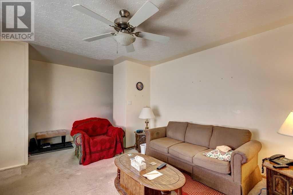 Property at 4912 43 Street SW image 5