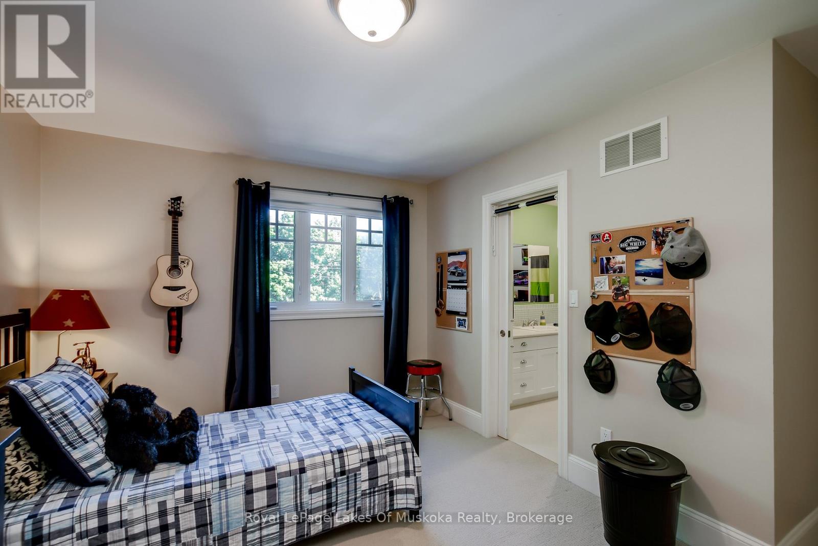 230 Ecclestone Drive, Bracebridge, Ontario  P1L 1G4 - Photo 21 - X12134713