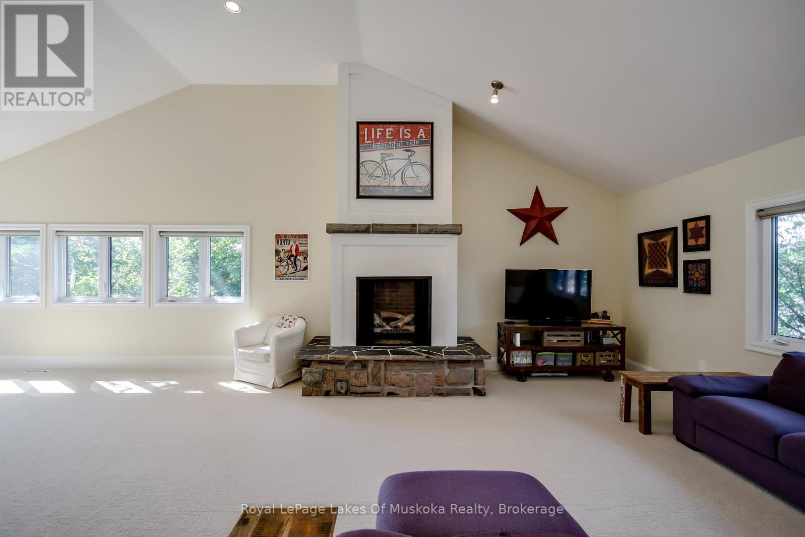 230 Ecclestone Drive, Bracebridge, Ontario  P1L 1G4 - Photo 28 - X12134713