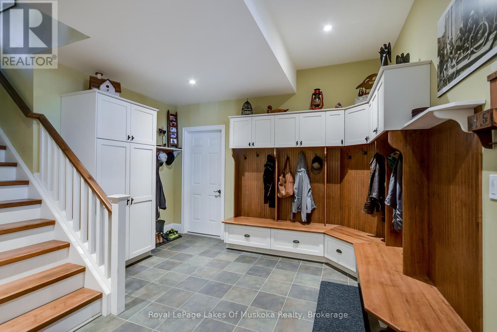 230 Ecclestone Drive, Bracebridge, Ontario  P1L 1G4 - Photo 32 - X12134713