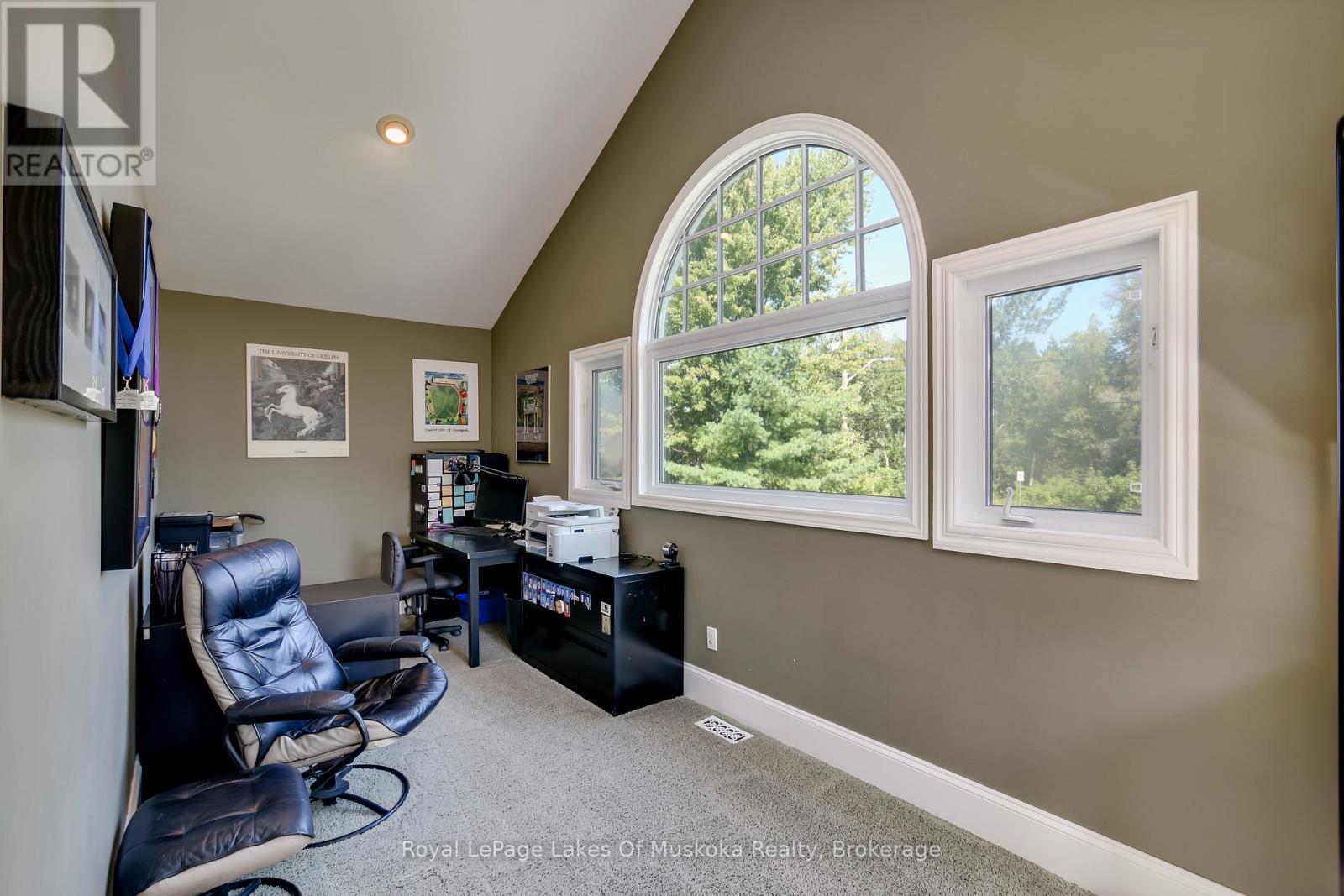 230 Ecclestone Drive, Bracebridge, Ontario  P1L 1G4 - Photo 9 - X12134713