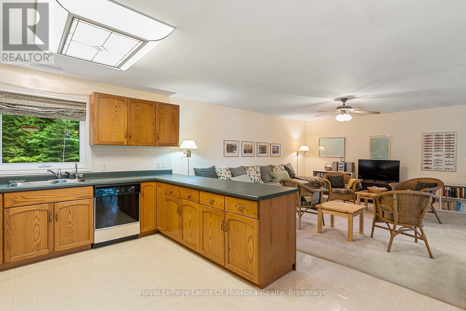 1096 Farmer Hays Drive, Algonquin Highlands, Ontario  P0A 1E0 - Photo 14 - X12134735