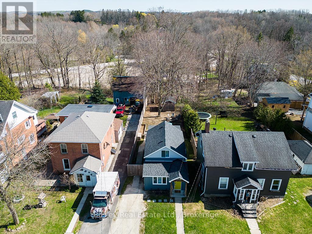 Property at 153 TROWBRIDGE STREET W image 3