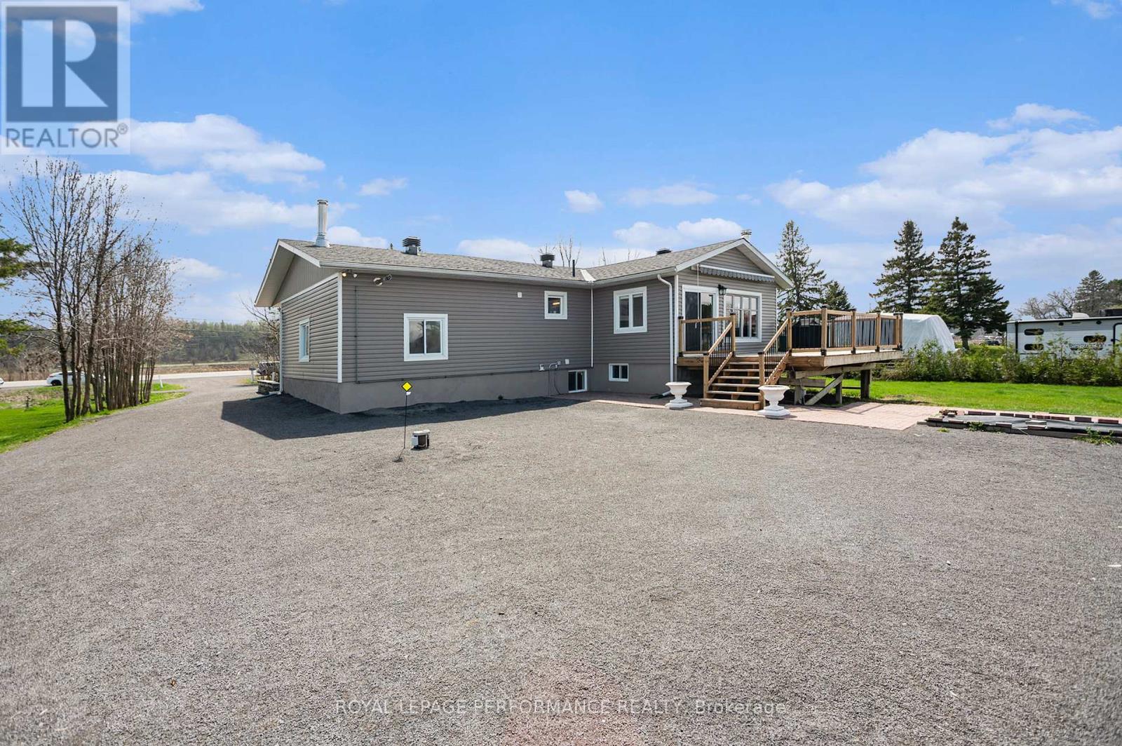 9360 County Road 17 Road, Clarence-Rockland, Ontario  K4K 1K9 - Photo 5 - X12134793
