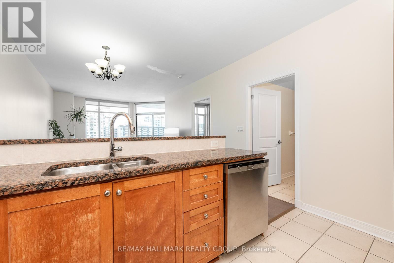 804 - 570 Laurier Avenue W, Ottawa, Ontario  K1R 1C8 - Photo 10 - X12134874