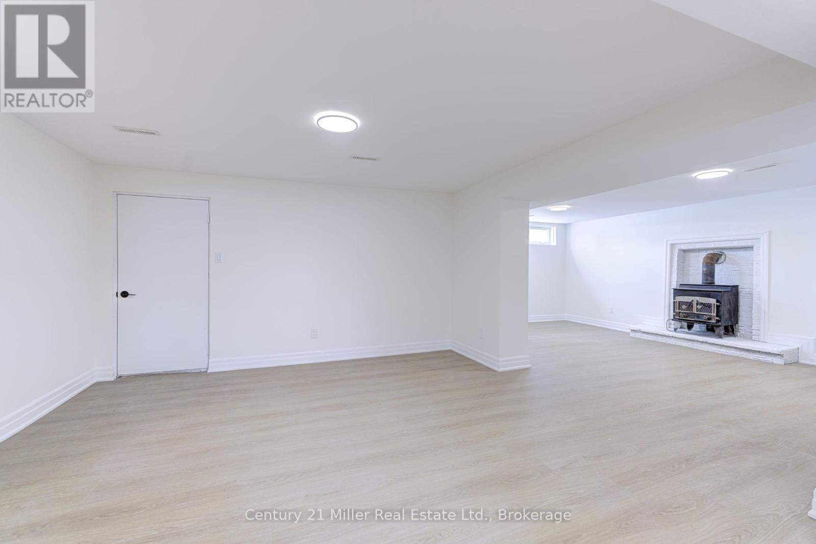 1195 Queens Avenue, Oakville, Ontario  L6H 2B7 - Photo 36 - W12134852