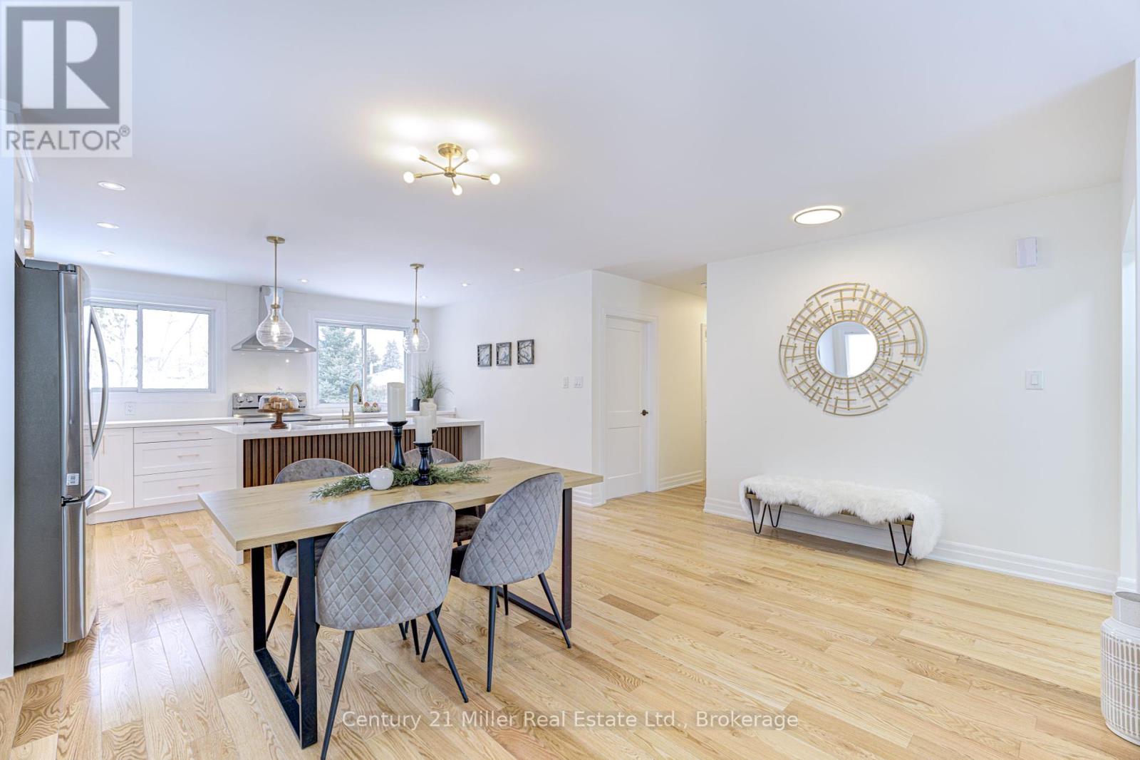 1195 Queens Avenue, Oakville, Ontario  L6H 2B7 - Photo 8 - W12134852