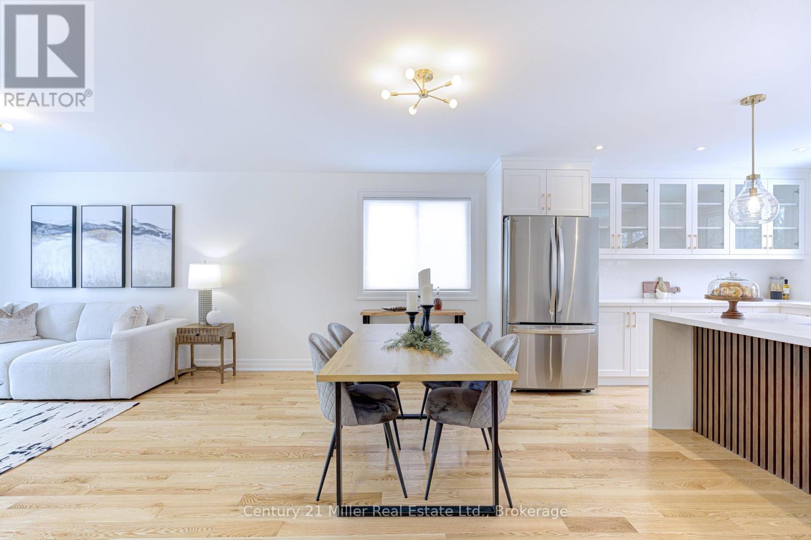 1195 Queens Avenue, Oakville, Ontario  L6H 2B7 - Photo 9 - W12134852