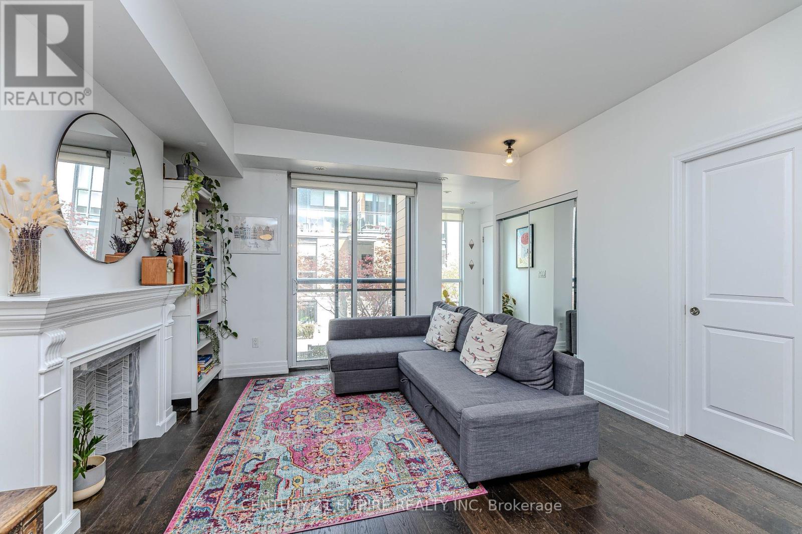 302 - 15 Sousa Mendes Street, Toronto, Ontario  M6P 0A9 - Photo 8 - W12134450