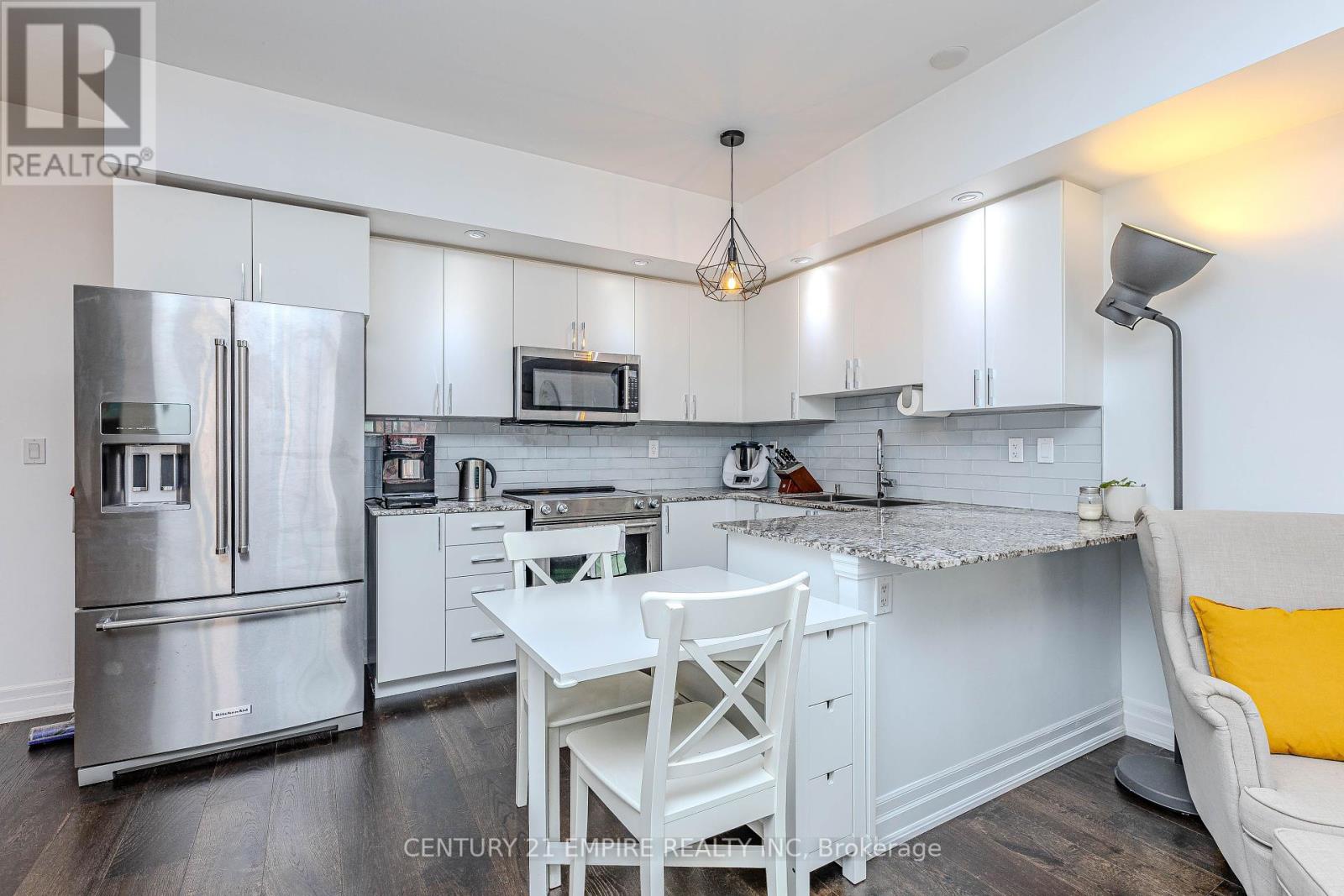 302 - 15 Sousa Mendes Street, Toronto, Ontario  M6P 0A9 - Photo 9 - W12134450