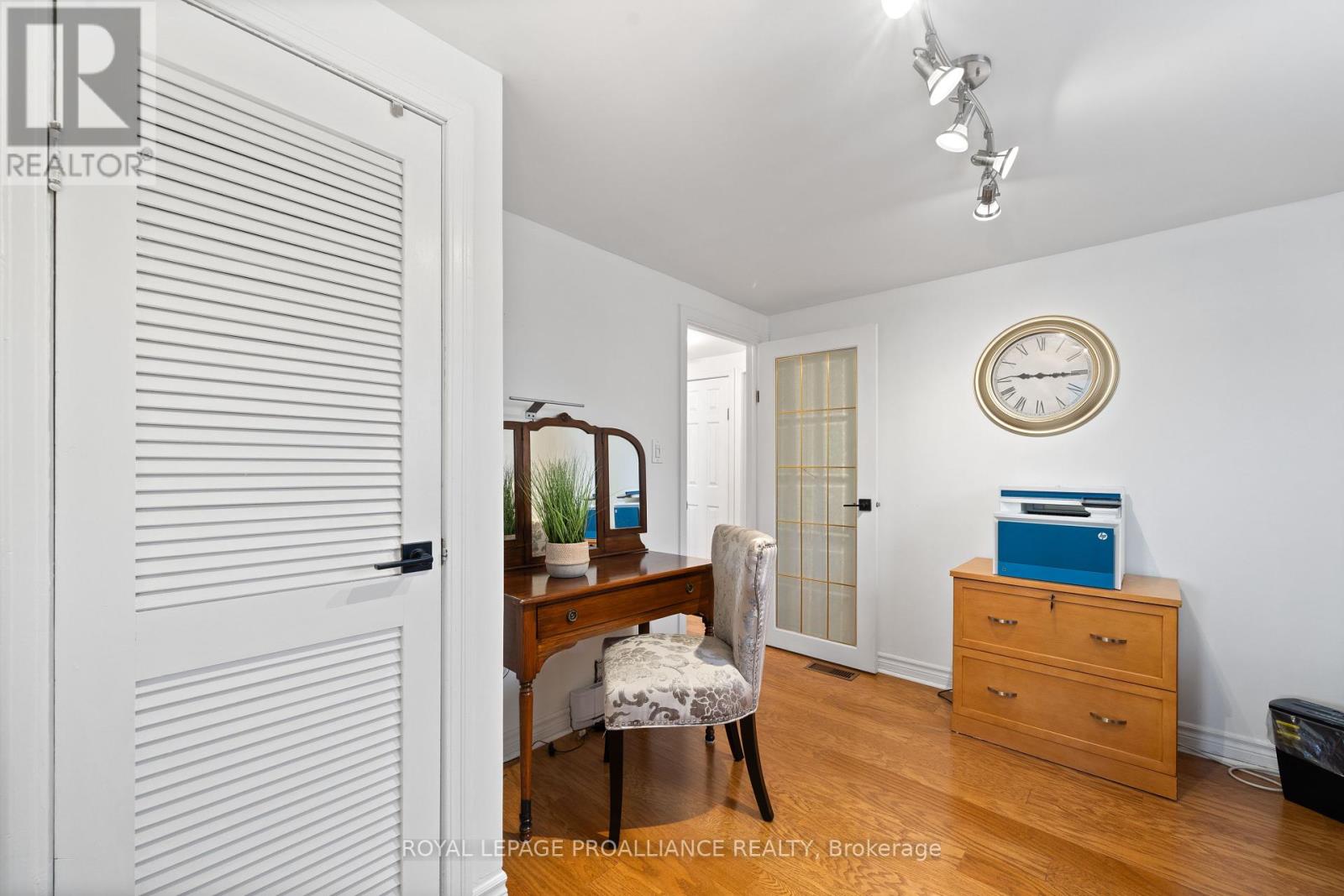 34 Ridley Street, Prince Edward County, Ontario  K8N 4Z1 - Photo 37 - X12041569