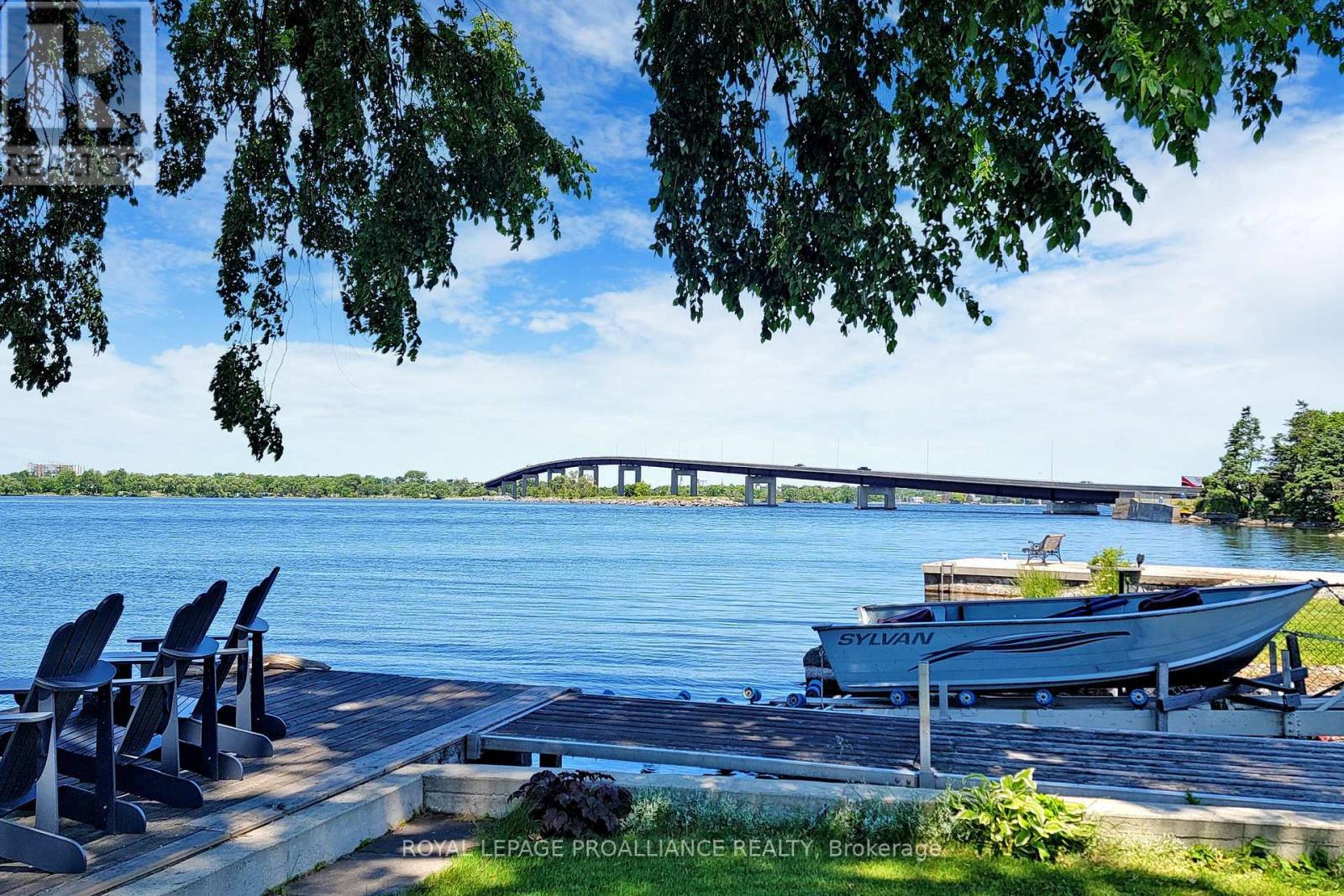 34 Ridley Street, Prince Edward County, Ontario  K8N 4Z1 - Photo 6 - X12041569