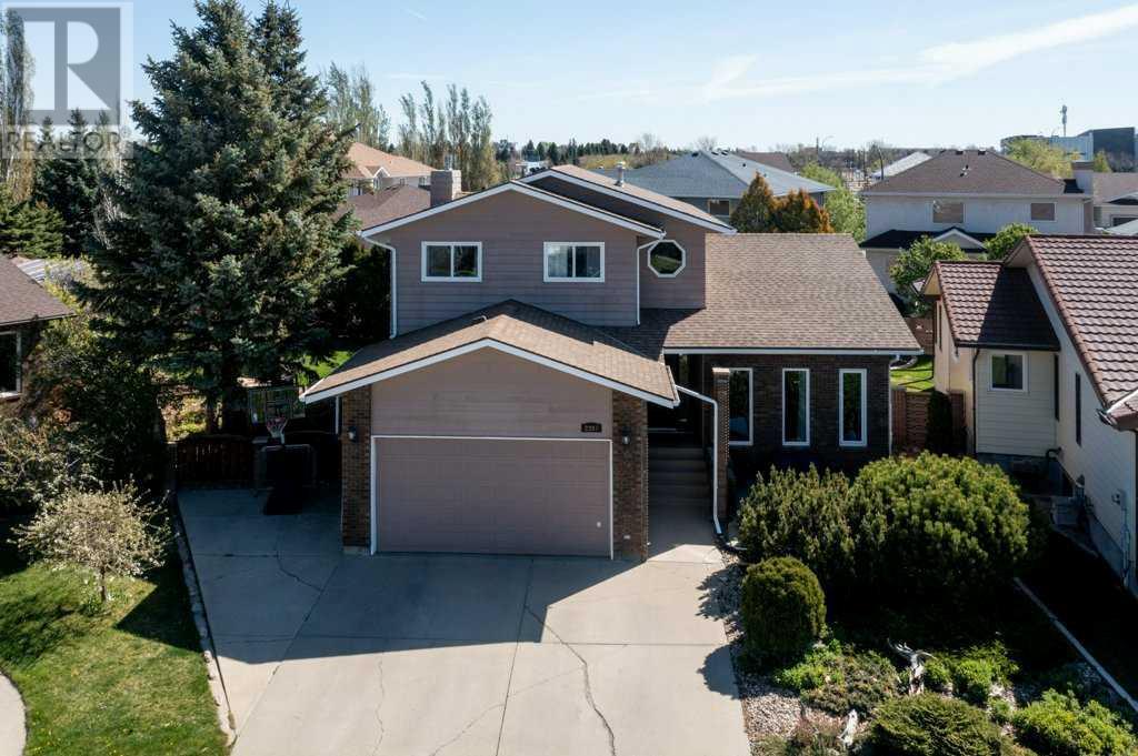 Property at 2207 26 Avenue image 1