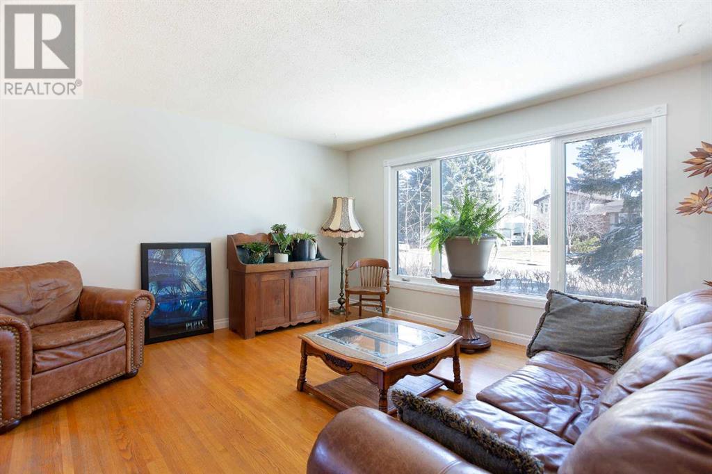 Property at 371 96 Avenue SE image 3