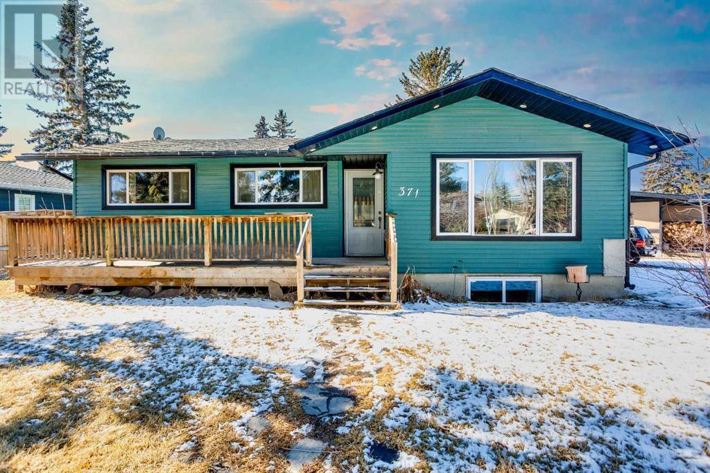 Property at 371 96 Avenue SE image 2