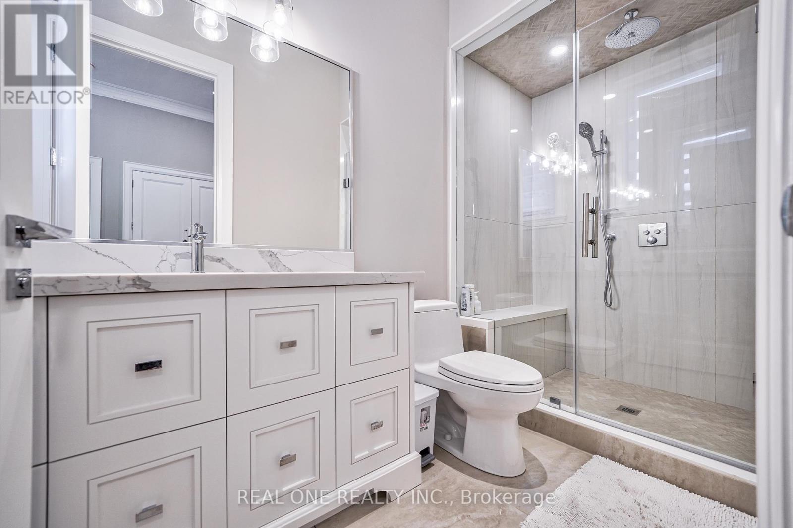 170 Ward Avenue, East Gwillimbury, Ontario  L0G 1V0 - Photo 11 - N12134623