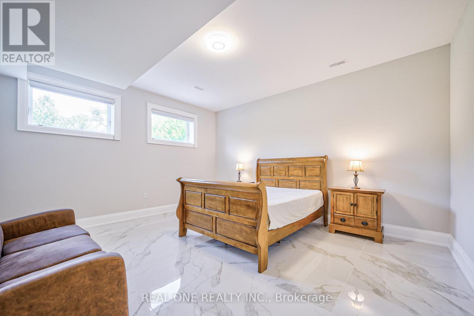 170 Ward Avenue, East Gwillimbury, Ontario  L0G 1V0 - Photo 33 - N12134623