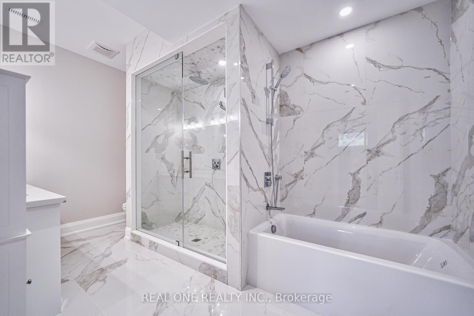 170 Ward Avenue, East Gwillimbury, Ontario  L0G 1V0 - Photo 34 - N12134623