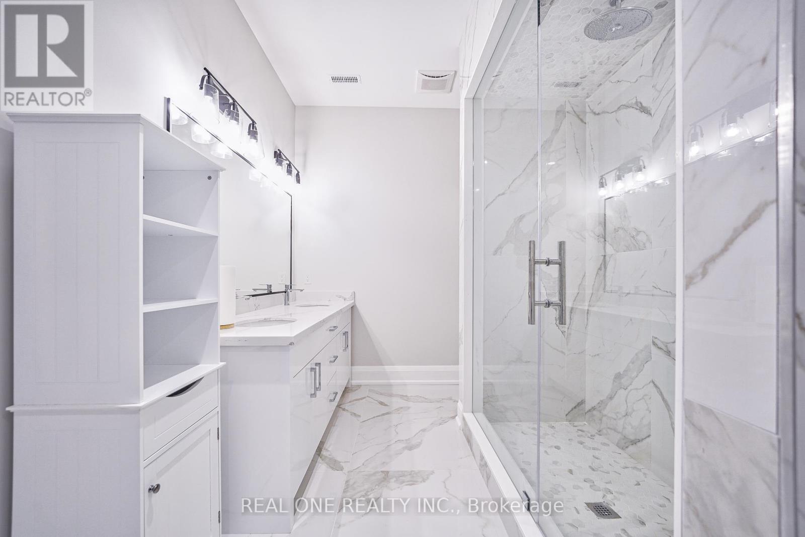 170 Ward Avenue, East Gwillimbury, Ontario  L0G 1V0 - Photo 35 - N12134623